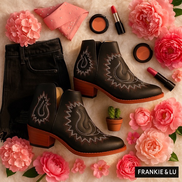 Shoes - Women’s Black Chelsea Ankle Boots 7.5 Pointed Toe Block Heel Western Booties NWT